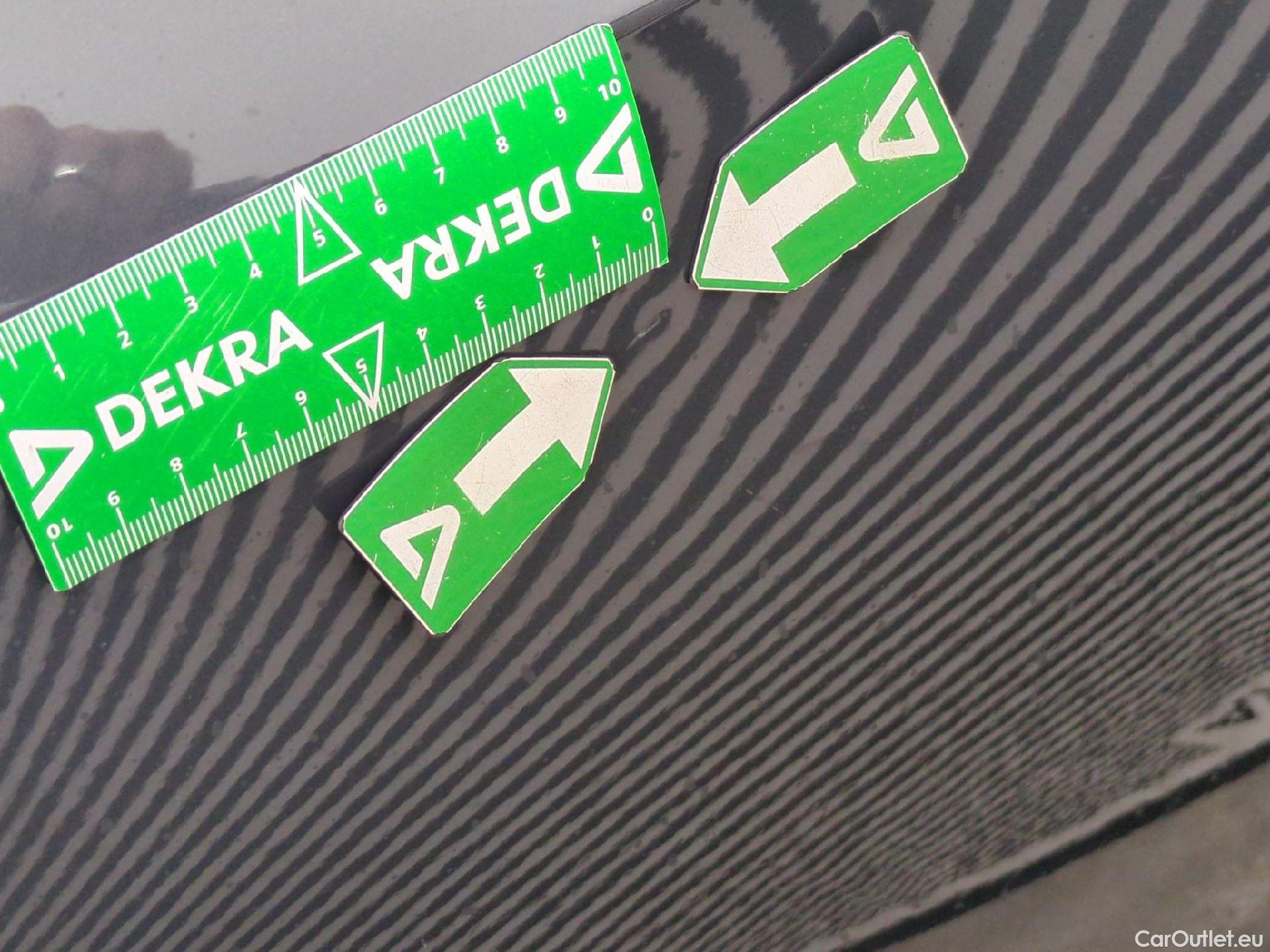  Volkswagen  Golf  VOLKSWAGEN / 2020 / 5P / Berline 1.0 eTSI OPF 110 DSG7 Life Business #43