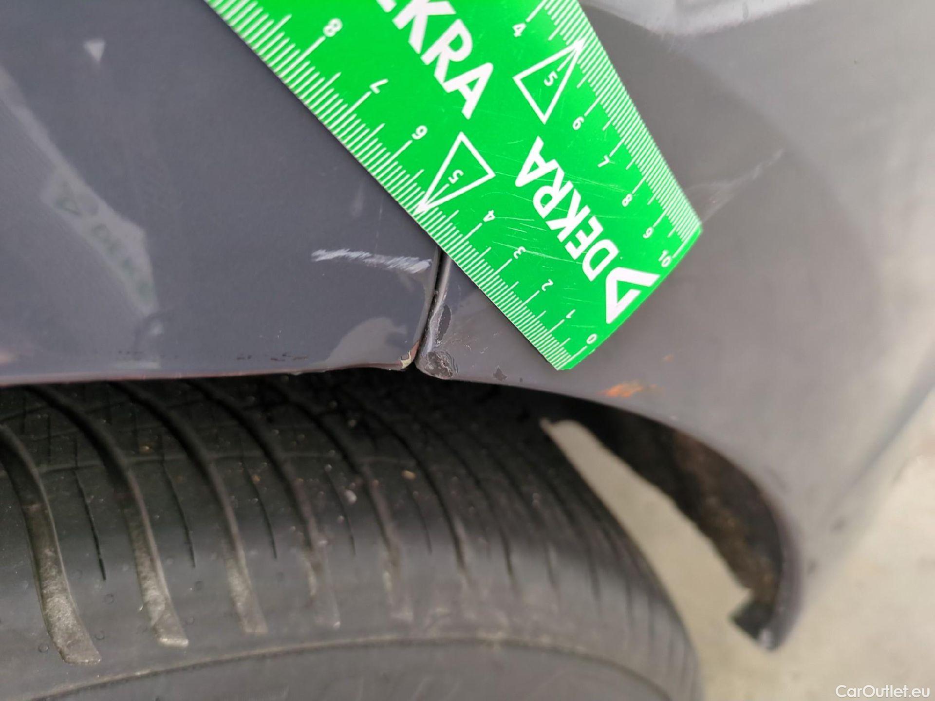  Volkswagen  Golf  VOLKSWAGEN / 2020 / 5P / Berline 1.0 eTSI OPF 110 DSG7 Life Business #56