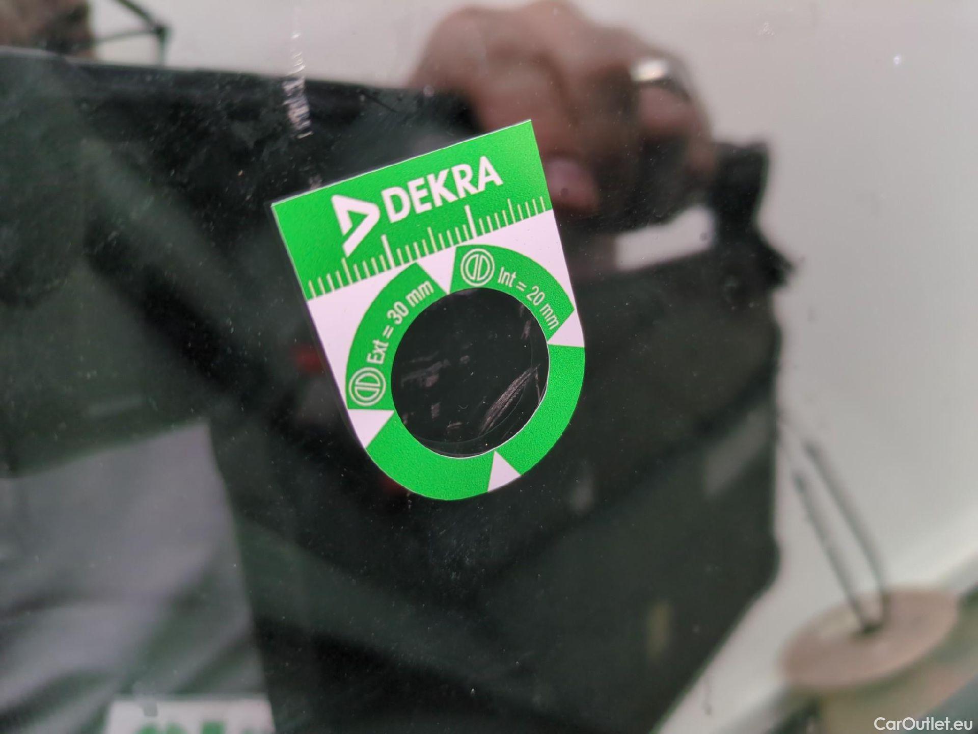  Volkswagen  Golf  VOLKSWAGEN / 2020 / 5P / Berline 1.0 eTSI OPF 110 DSG7 Life Business #40