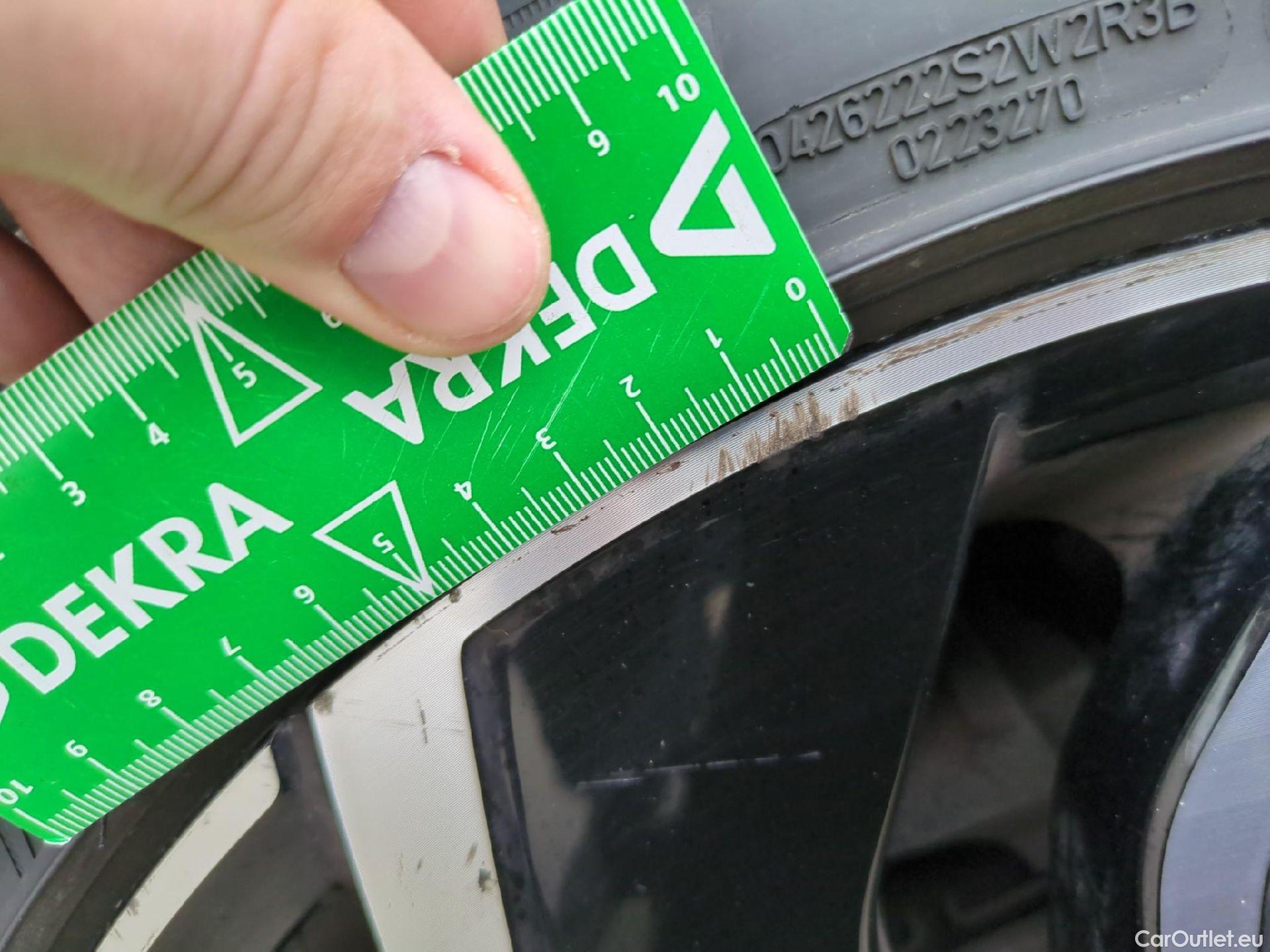  Volkswagen  Golf  VOLKSWAGEN / 2020 / 5P / Berline 1.0 eTSI OPF 110 DSG7 Life Business #30