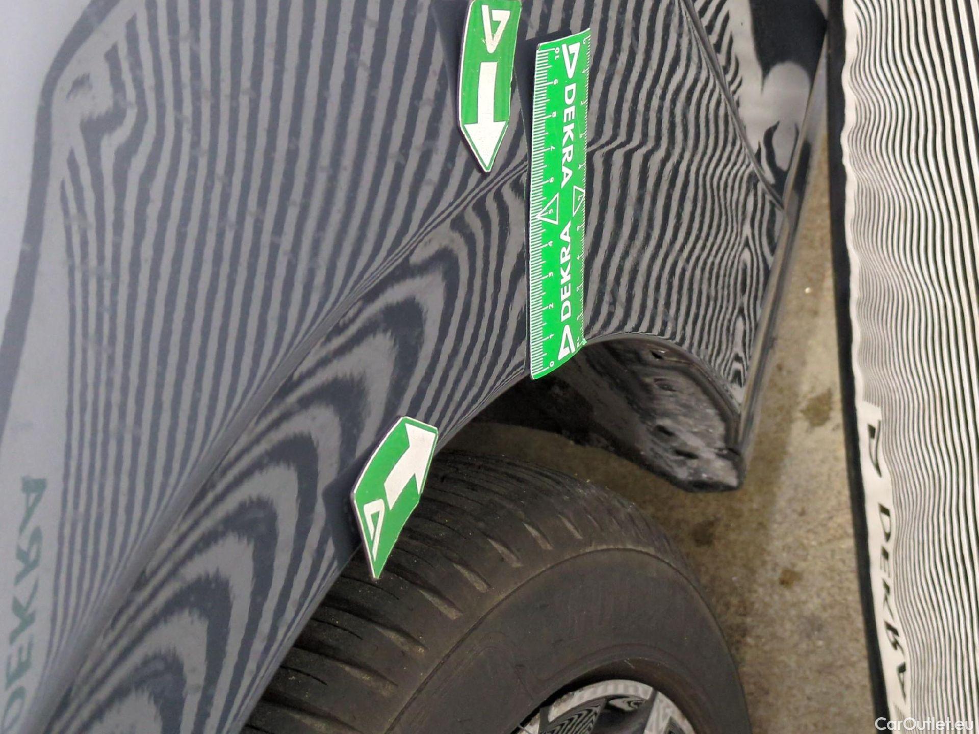  Volkswagen  Golf  VOLKSWAGEN / 2020 / 5P / Berline 1.0 eTSI OPF 110 DSG7 Life Business #49