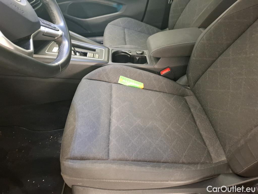  Volkswagen  Golf  VOLKSWAGEN  2020 5P  Berline 20 TDI SCR 115 DSG7 Life Busi #32