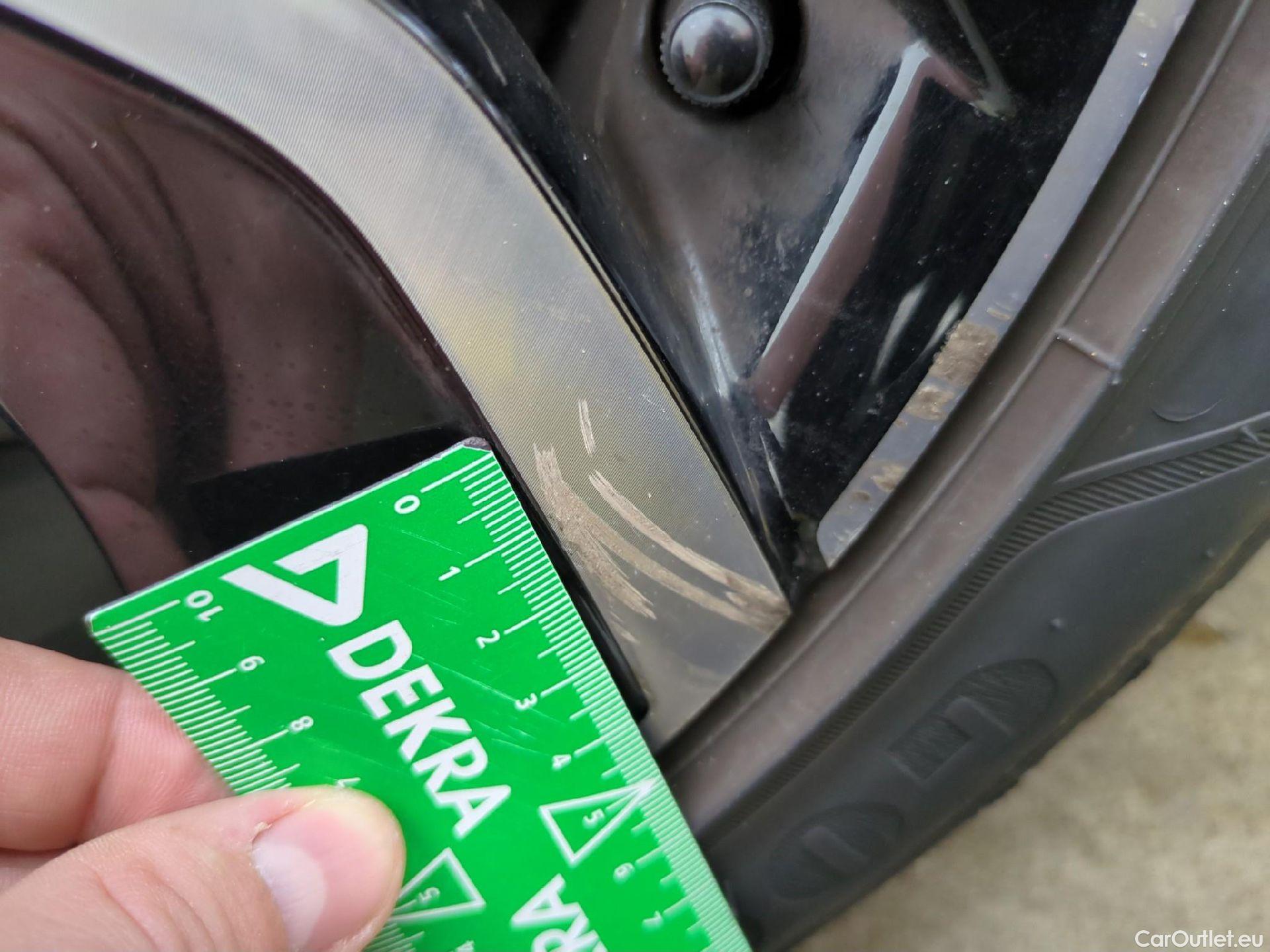  Volkswagen  Golf  VOLKSWAGEN / 2020 / 5P / Berline 1.0 eTSI OPF 110 DSG7 Life Business #18