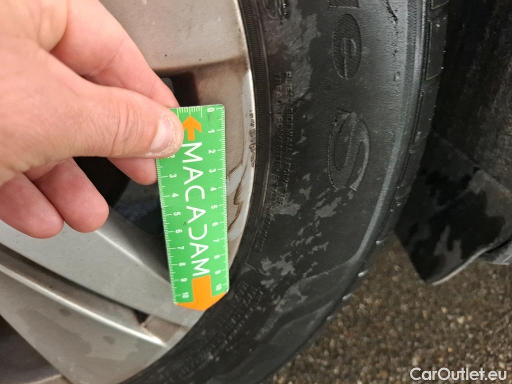  Volkswagen  Golf  VOLKSWAGEN  2020 5P  Berline 20 TDI SCR 115 DSG7 Life Busi #37