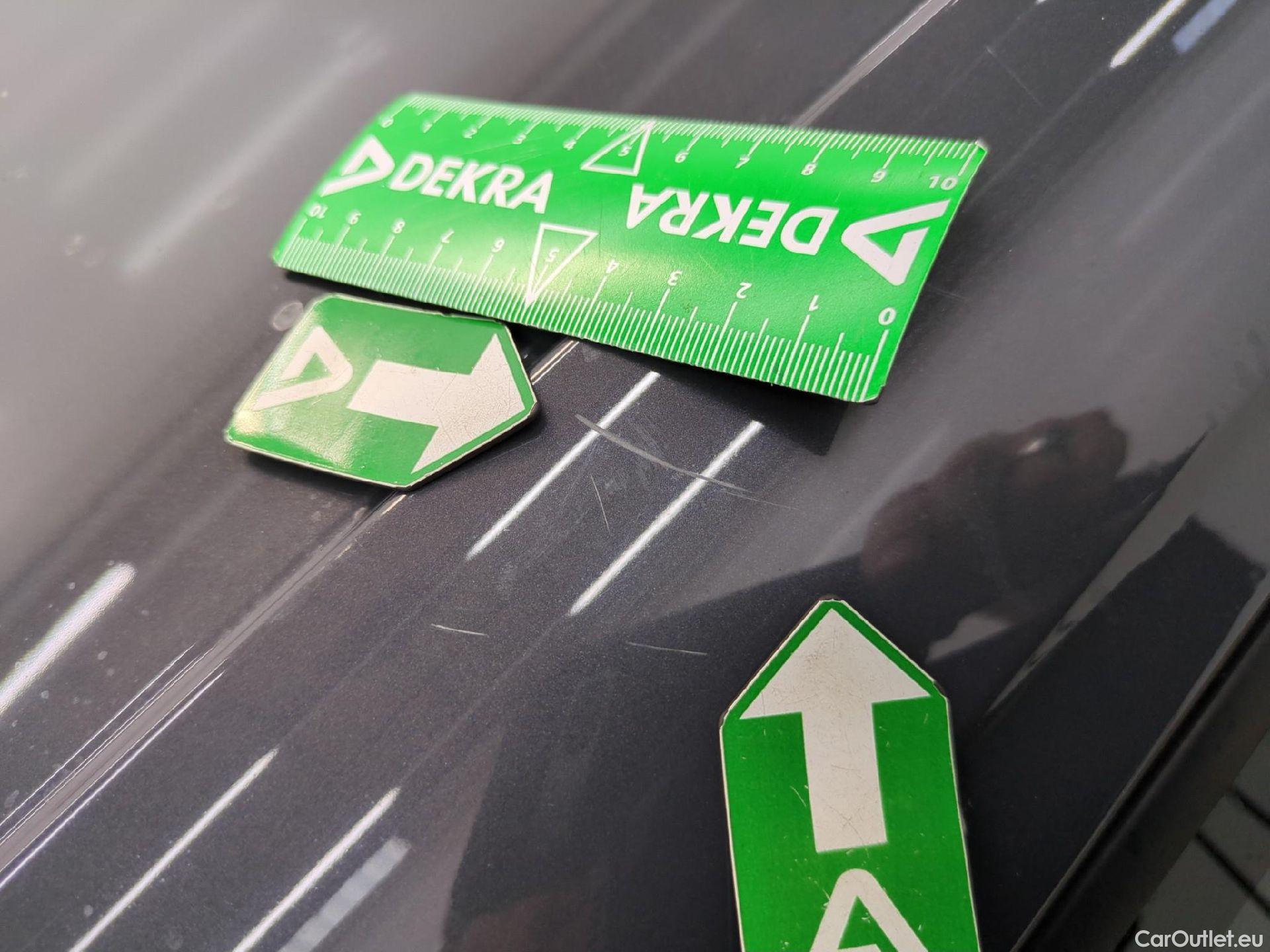  Volkswagen  Golf  VOLKSWAGEN / 2020 / 5P / Berline 1.0 eTSI OPF 110 DSG7 Life Business #35