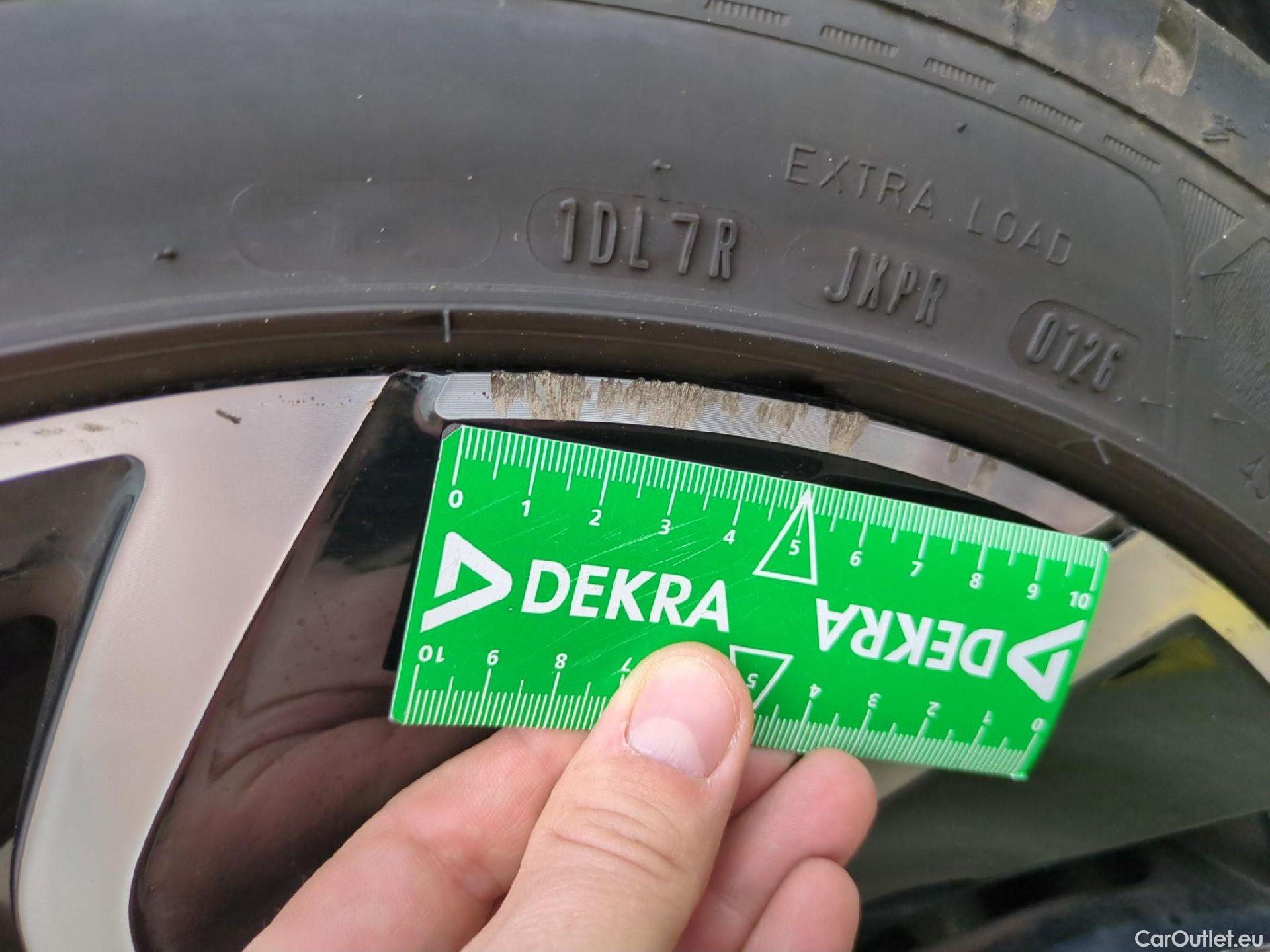  Volkswagen  Golf  VOLKSWAGEN / 2020 / 5P / Berline 1.0 eTSI OPF 110 DSG7 Life Business #20