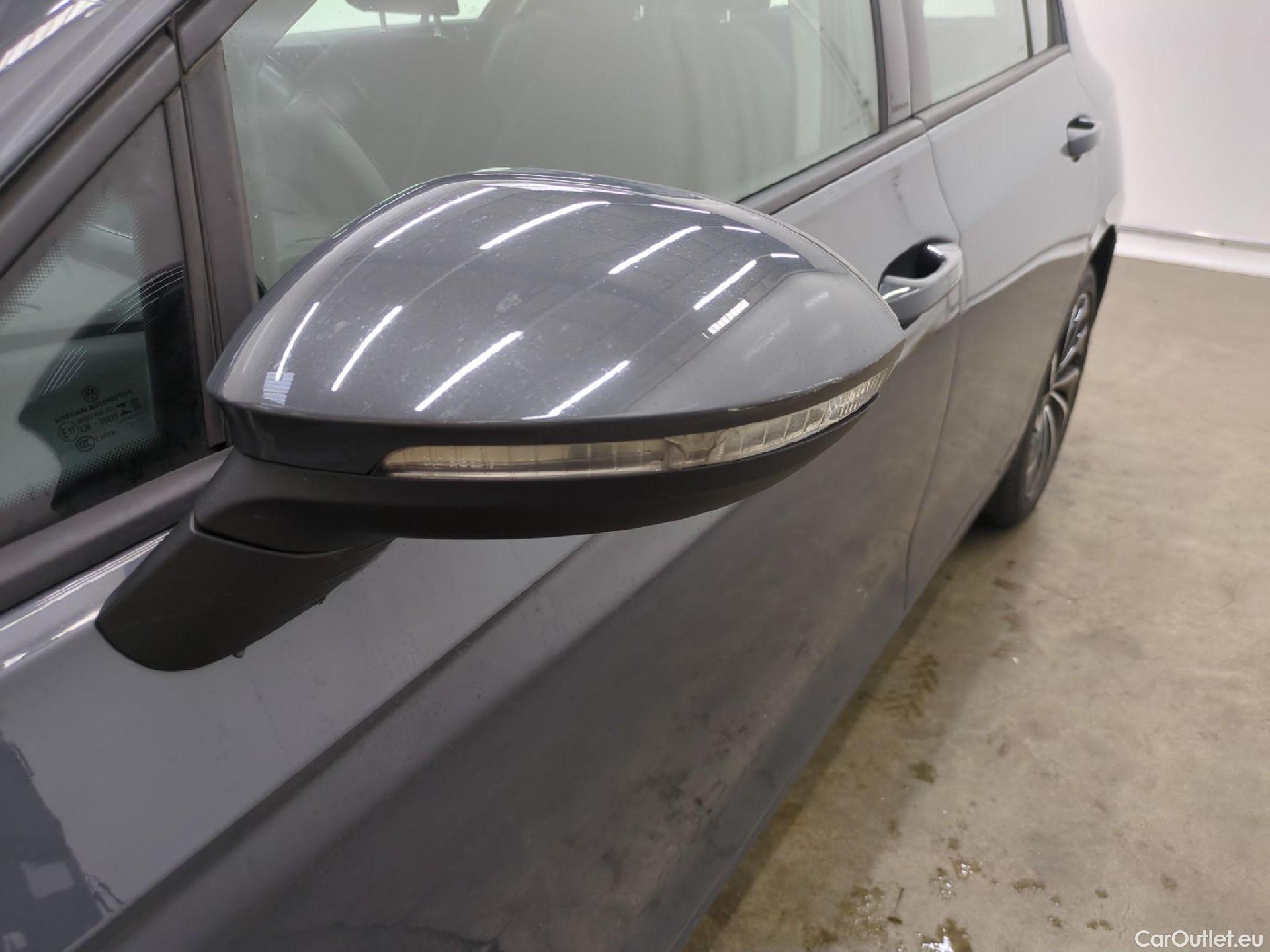  Volkswagen  Golf  VOLKSWAGEN / 2020 / 5P / Berline 1.0 eTSI OPF 110 DSG7 Life Business #9