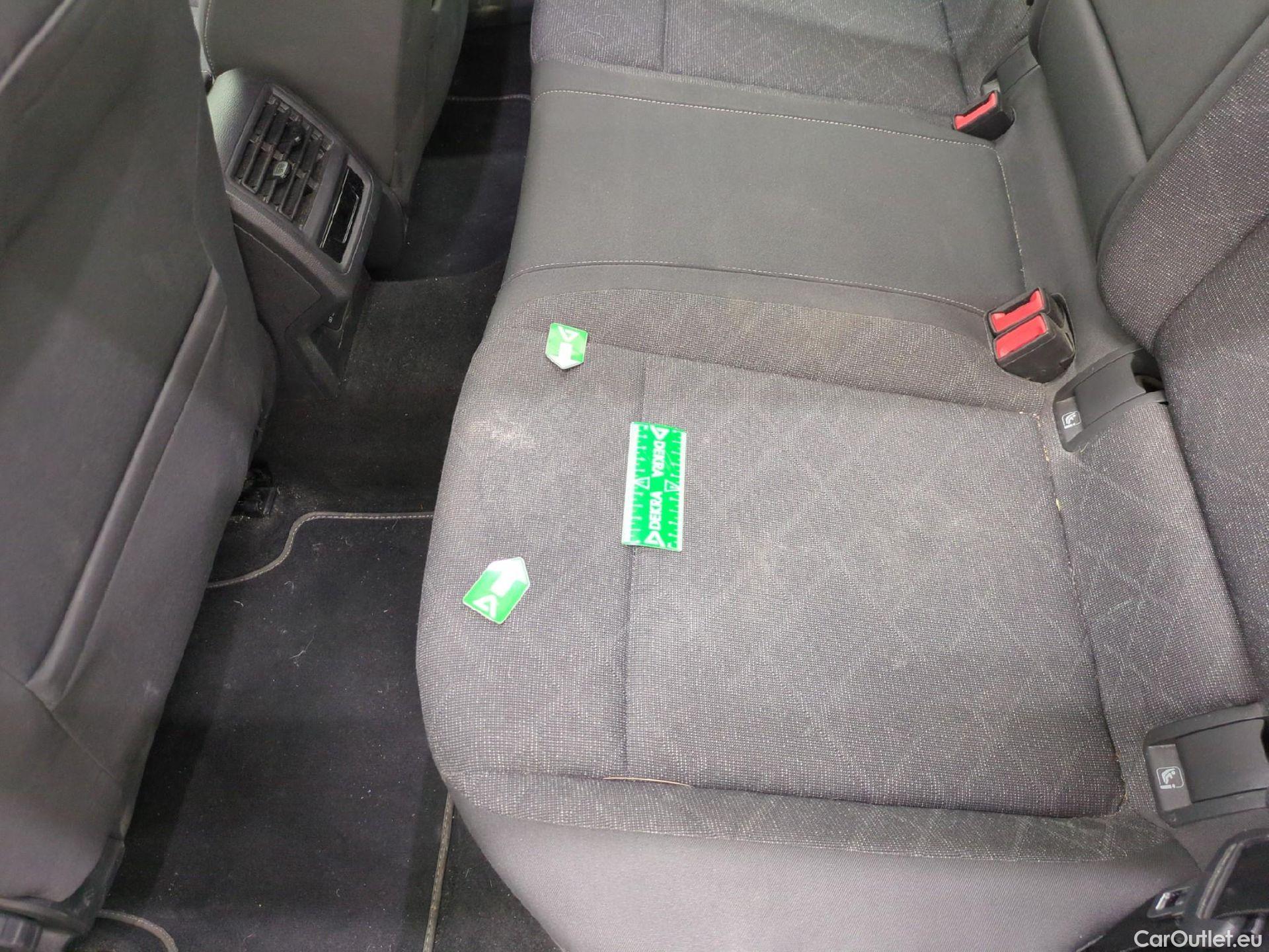  Volkswagen  Golf  VOLKSWAGEN / 2020 / 5P / Berline 1.0 eTSI OPF 110 DSG7 Life Business #16