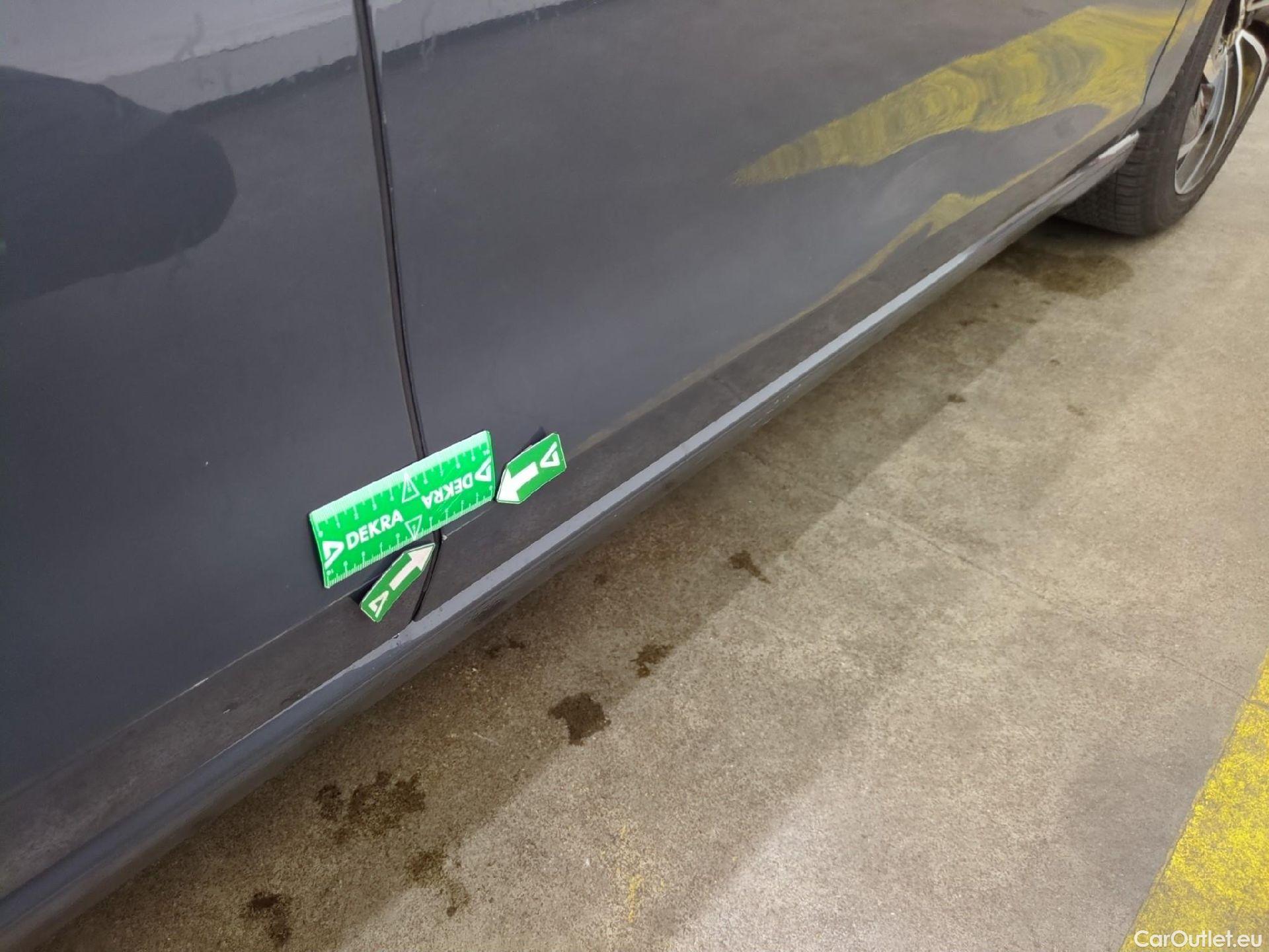  Volkswagen  Golf  VOLKSWAGEN / 2020 / 5P / Berline 1.0 eTSI OPF 110 DSG7 Life Business #58