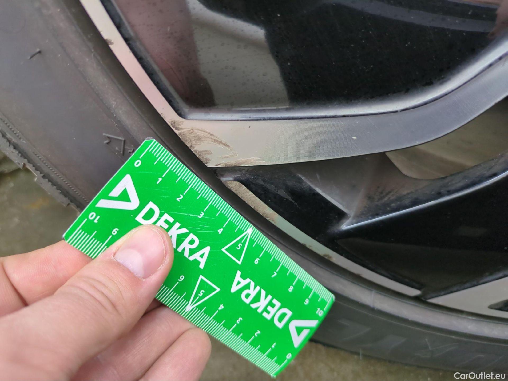  Volkswagen  Golf  VOLKSWAGEN / 2020 / 5P / Berline 1.0 eTSI OPF 110 DSG7 Life Business #31