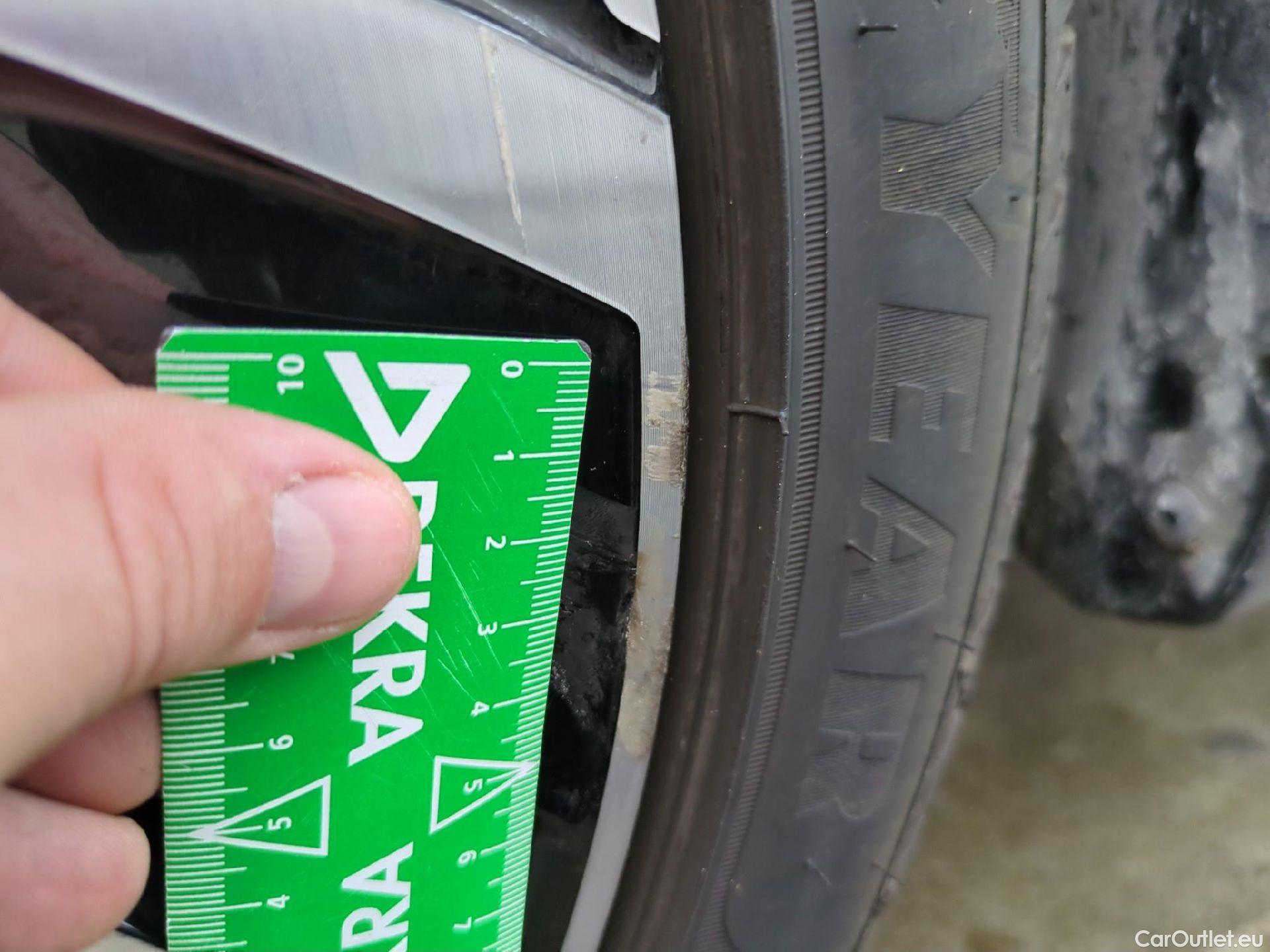  Volkswagen  Golf  VOLKSWAGEN / 2020 / 5P / Berline 1.0 eTSI OPF 110 DSG7 Life Business #23