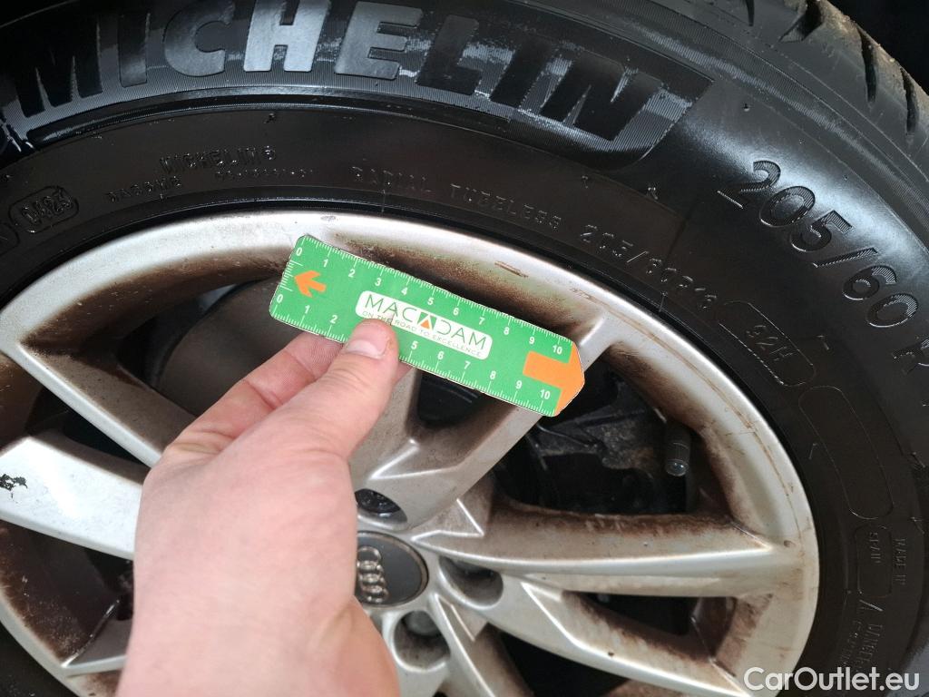  Audi  A4  Avant business line 2.0 TDI 150CV BVA7 E6 #26