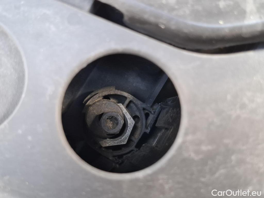  Volkswagen  Tiguan VOLKSWAGEN  / 2020 / 5P / SUV 2.0 TDI 150 DSG7 Life Business #67