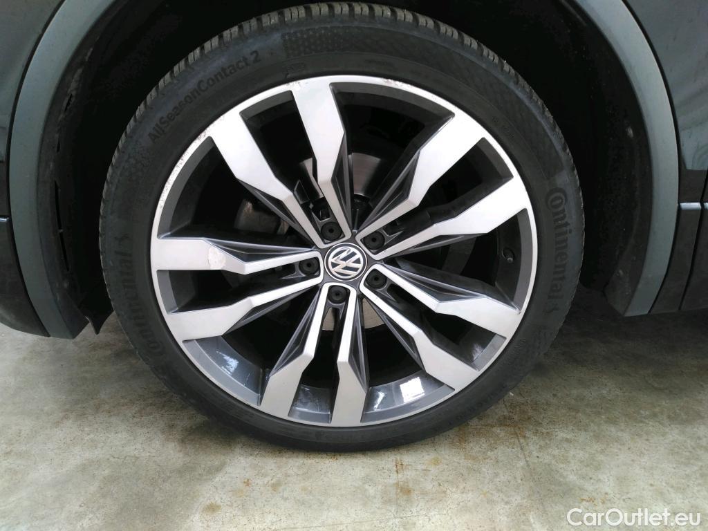  Volkswagen  Tiguan VOLKSWAGEN  Allspace / 2017 / 5P / SUV 2.0 TDI 150 DSG7 Carat Exclusive #18