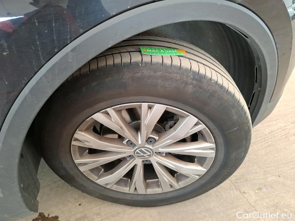  Volkswagen  Tiguan VOLKSWAGEN  / 2020 / 5P / SUV 2.0 TDI 150 DSG7 Life Business #36