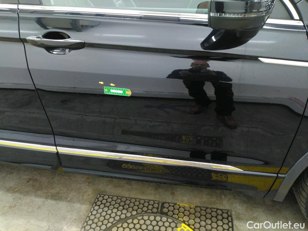  Volkswagen  Tiguan VOLKSWAGEN  Allspace / 2017 / 5P / SUV 2.0 TDI 150 DSG7 Carat Exclusive #55