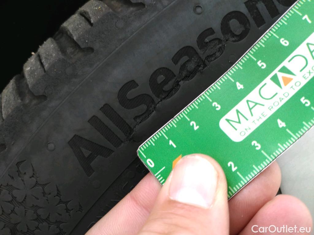  Volkswagen  Tiguan VOLKSWAGEN  Allspace / 2017 / 5P / SUV 2.0 TDI 150 DSG7 Carat Exclusive #10