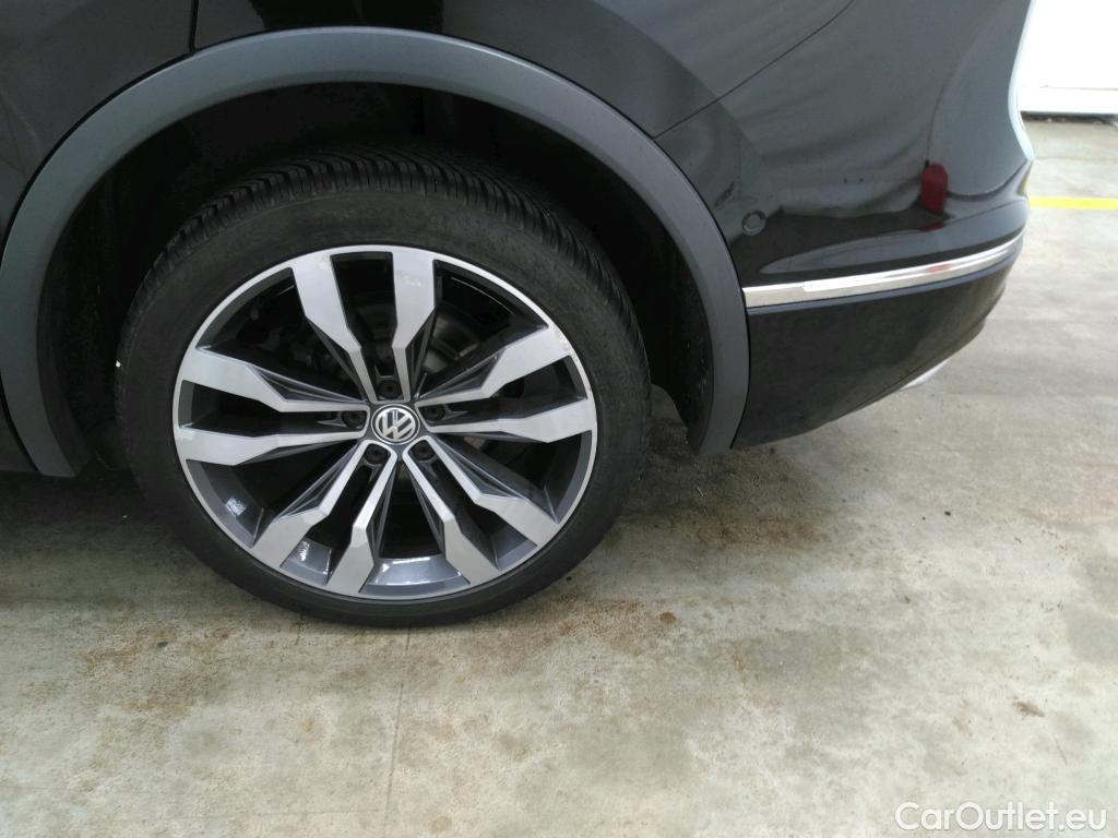  Volkswagen  Tiguan VOLKSWAGEN  Allspace / 2017 / 5P / SUV 2.0 TDI 150 DSG7 Carat Exclusive #39