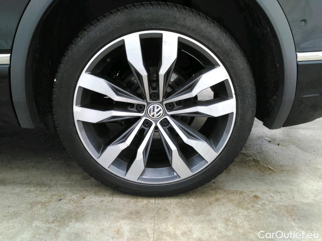 Volkswagen  Tiguan VOLKSWAGEN  Allspace / 2017 / 5P / SUV 2.0 TDI 150 DSG7 Carat Exclusive #40