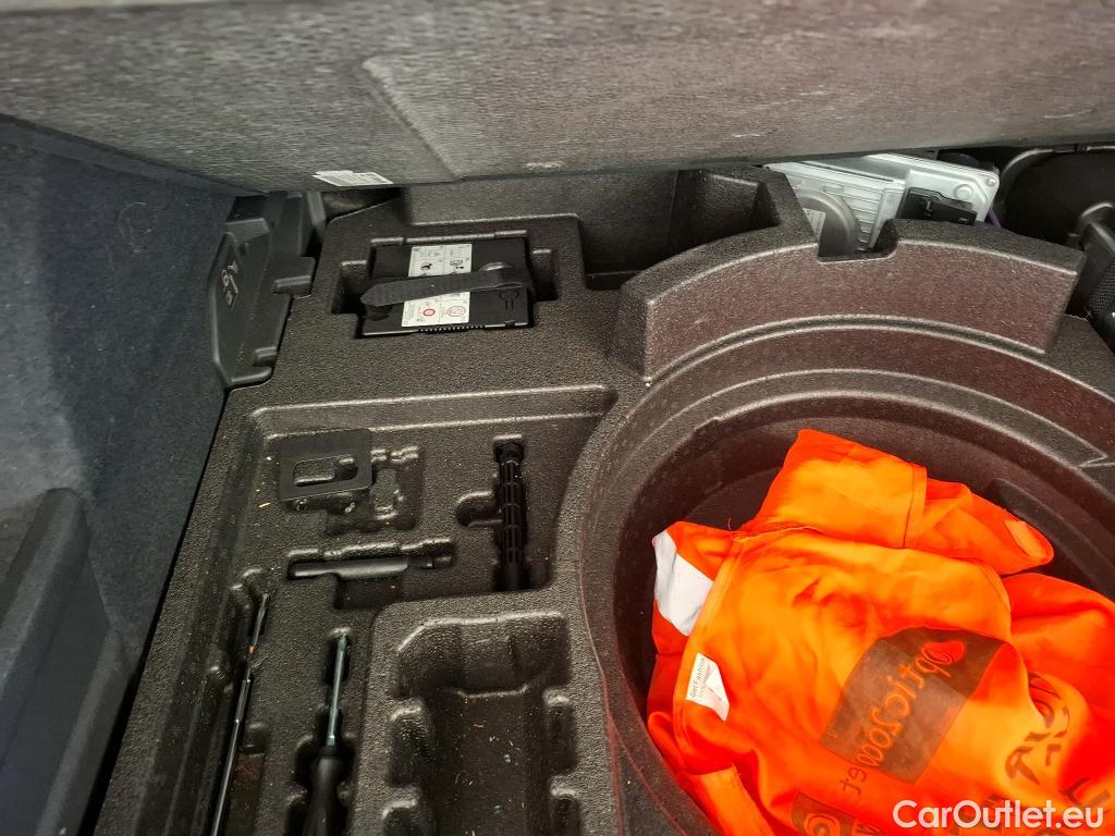  Audi  Q3 AUDI  / 2018 / 5P / SUV 1.5 35 TFSI 150 S TRONIC DESIGN #34