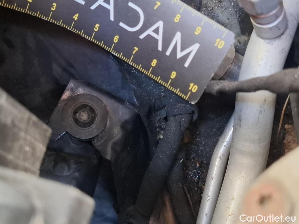  Volkswagen  Tiguan VOLKSWAGEN  / 2020 / 5P / SUV 2.0 TDI 150 DSG7 Life Business #70