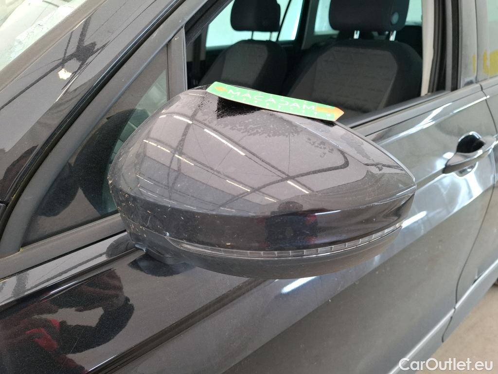  Volkswagen  Tiguan VOLKSWAGEN  / 2020 / 5P / SUV 2.0 TDI 150 DSG7 Life Business #59