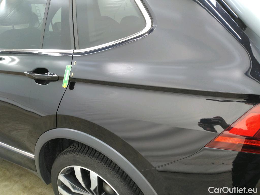  Volkswagen  Tiguan VOLKSWAGEN  Allspace / 2017 / 5P / SUV 2.0 TDI 150 DSG7 Carat Exclusive #24