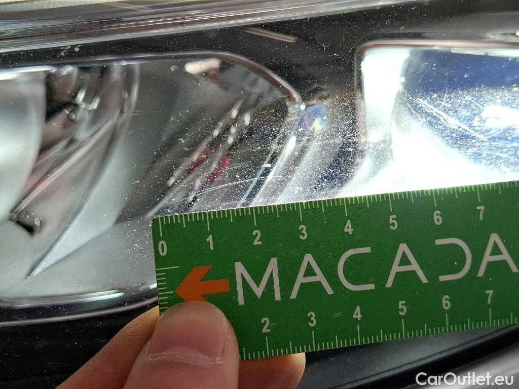  Mercedes  A-Klasse MERCEDES-BENZ Classe A Berline / 2018 / 4P / Berline A 180 d Business Line 8G-DCT #19