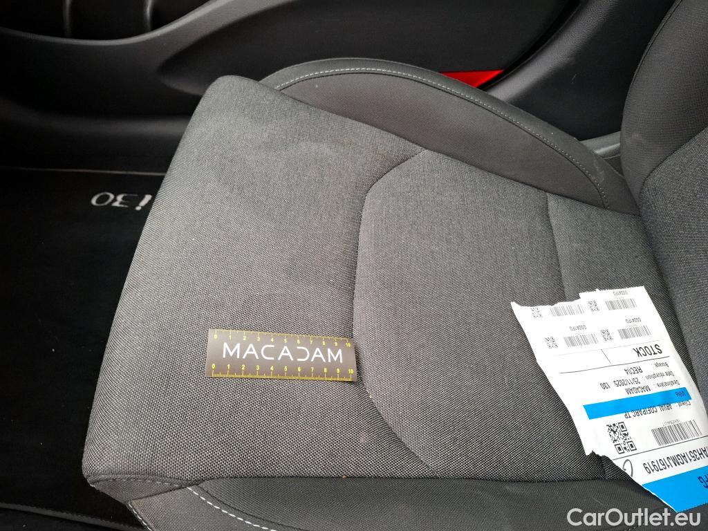  Hyundai  i30  Business 1.6 CRDi 115CV BVA7 E6d #19