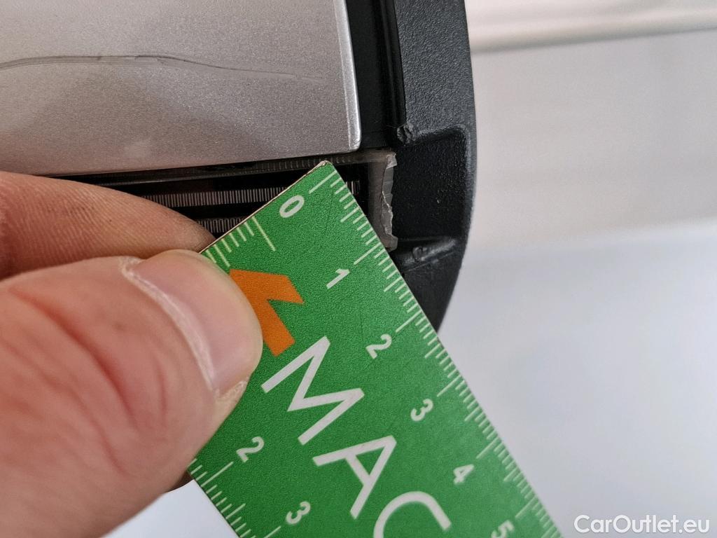  Mercedes  A-Klasse MERCEDES-BENZ Classe A Berline / 2018 / 4P / Berline A 180 d Business Line 8G-DCT #17