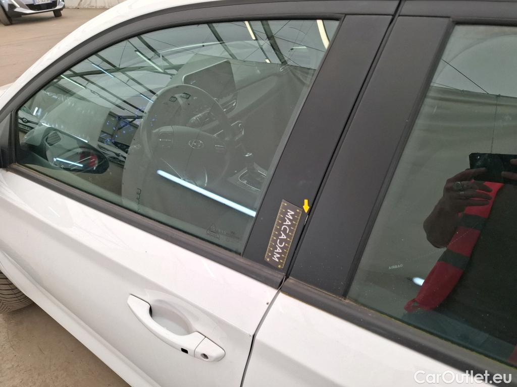  Hyundai  i30  Business 1.6 CRDi 115CV BVA7 E6d #12