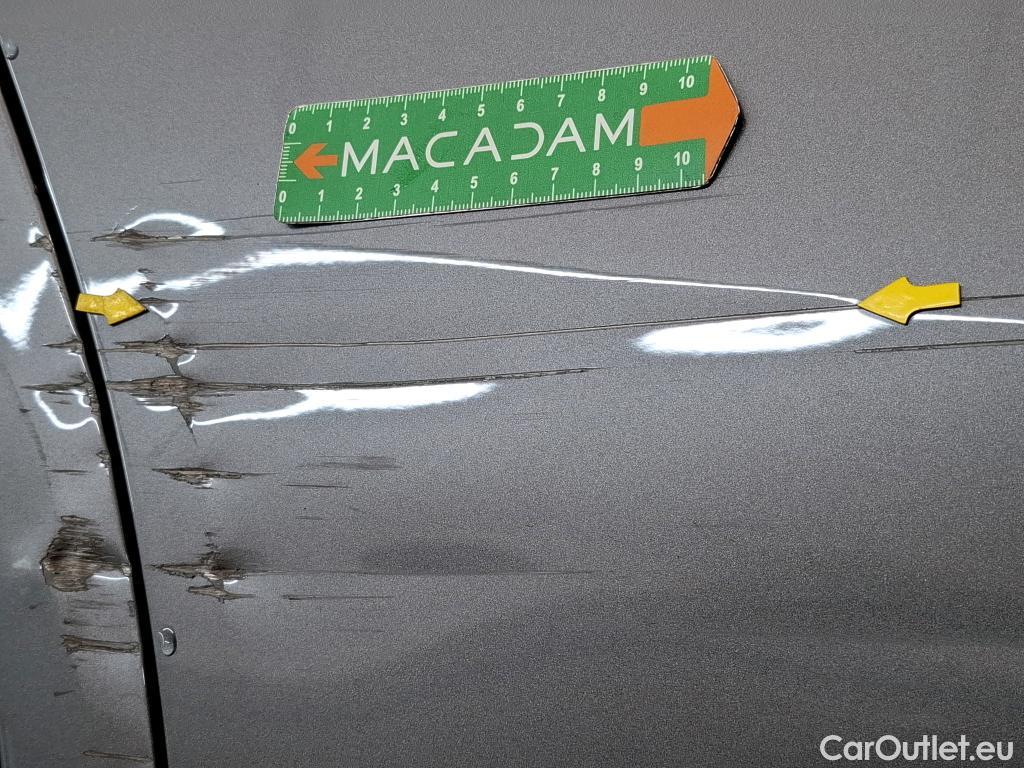  Mercedes  A-Klasse MERCEDES-BENZ Classe A Compact / 2018 / 5P / Berline A 180 Style Line #9