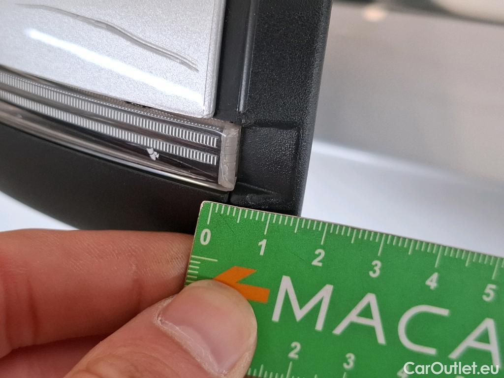  Mercedes  A-Klasse MERCEDES-BENZ Classe A Berline / 2018 / 4P / Berline A 180 d Business Line 8G-DCT #16