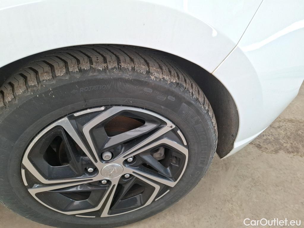  Hyundai  i30  Business 1.6 CRDi 115CV BVA7 E6d #1