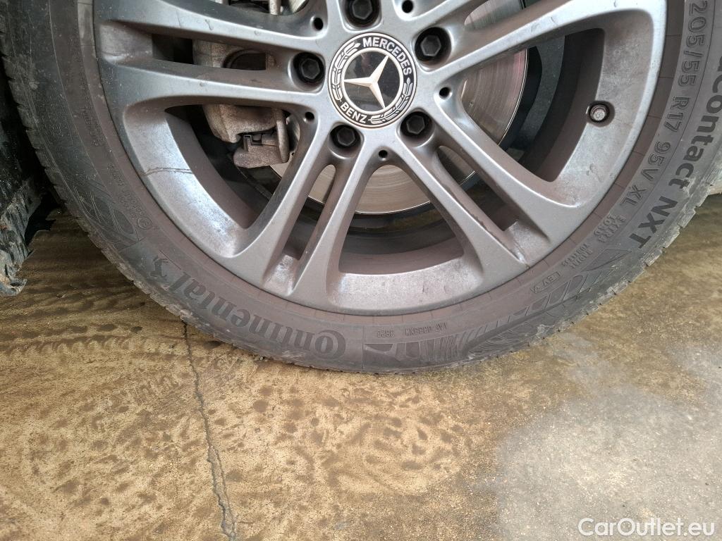  Mercedes  A-Klasse MERCEDES-BENZ Classe A Compact / 2018 / 5P / Berline A 180 Style Line #45