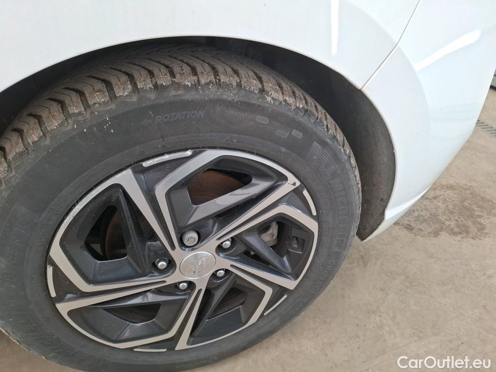  Hyundai  i30  Business 1.6 CRDi 115CV BVA7 E6d #4