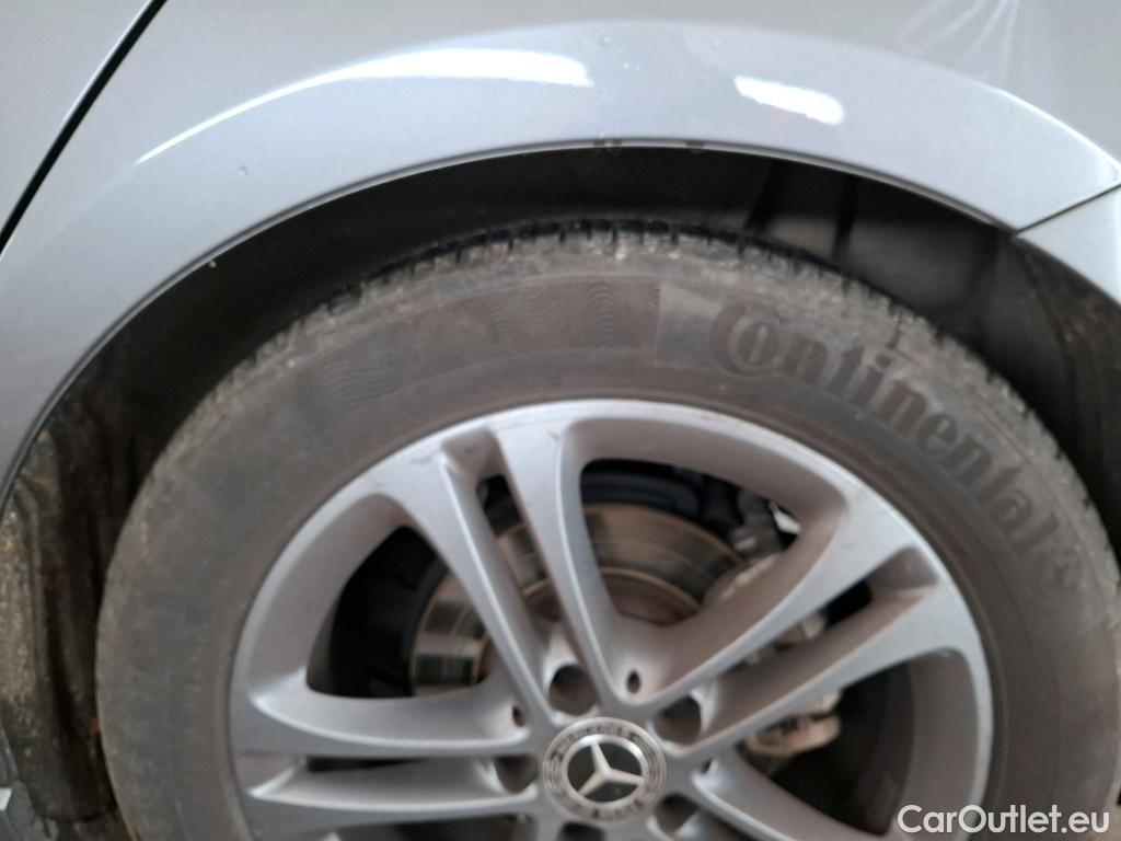  Mercedes  A-Klasse MERCEDES-BENZ Classe A Compact / 2018 / 5P / Berline A 180 Style Line #42