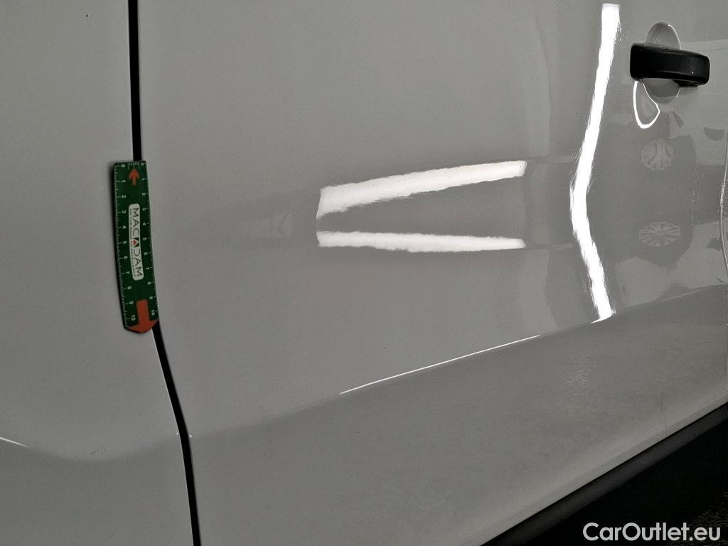  Renault  Trafic RENAULT  4p Combi Zen L1 dCi 115 #17