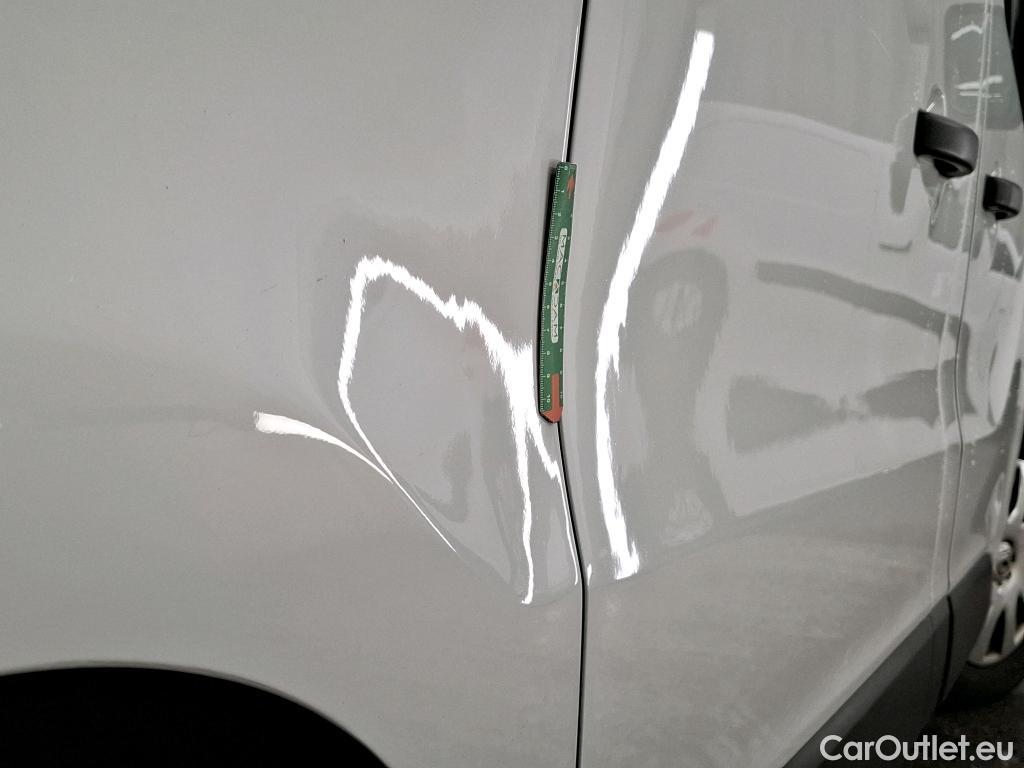  Renault  Trafic RENAULT  4p Combi Zen L1 dCi 115 #15