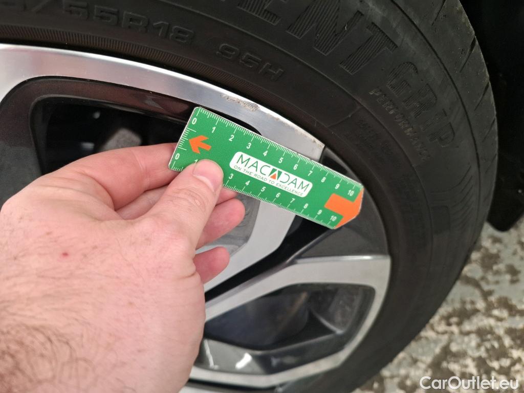  Renault  Captur RENAULT  / 2019 / 5P / SUV Intens E-TECH Plug-in 160 -21 #15