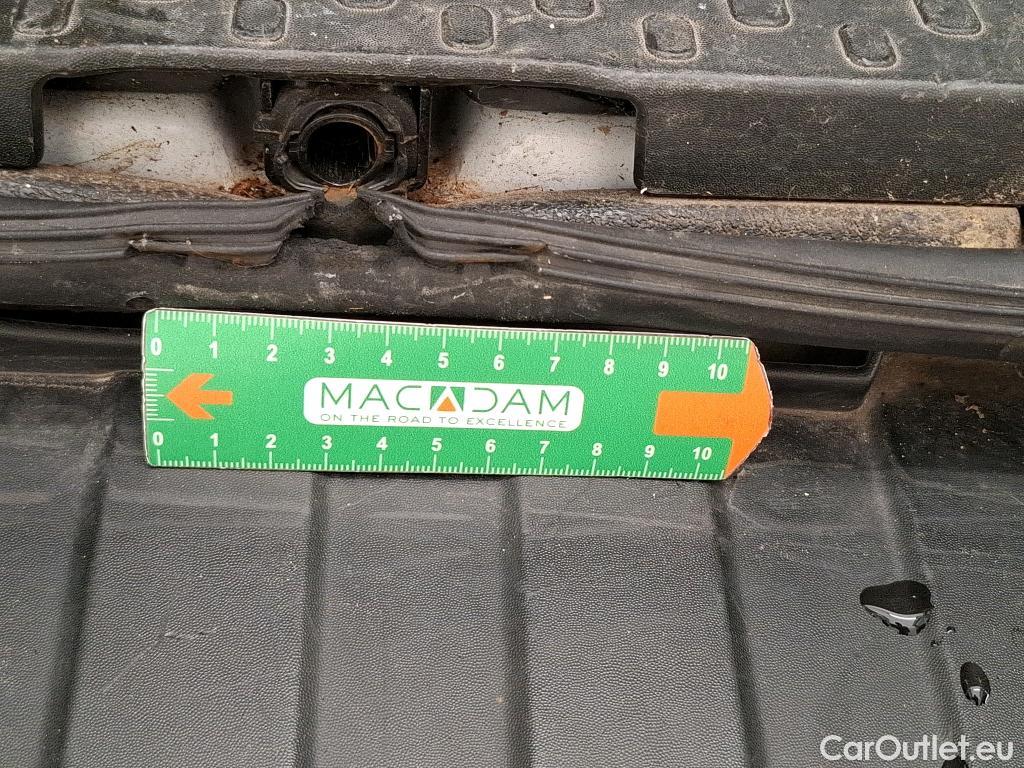  Renault  Trafic RENAULT  4p Combi Zen L1 dCi 115 #19