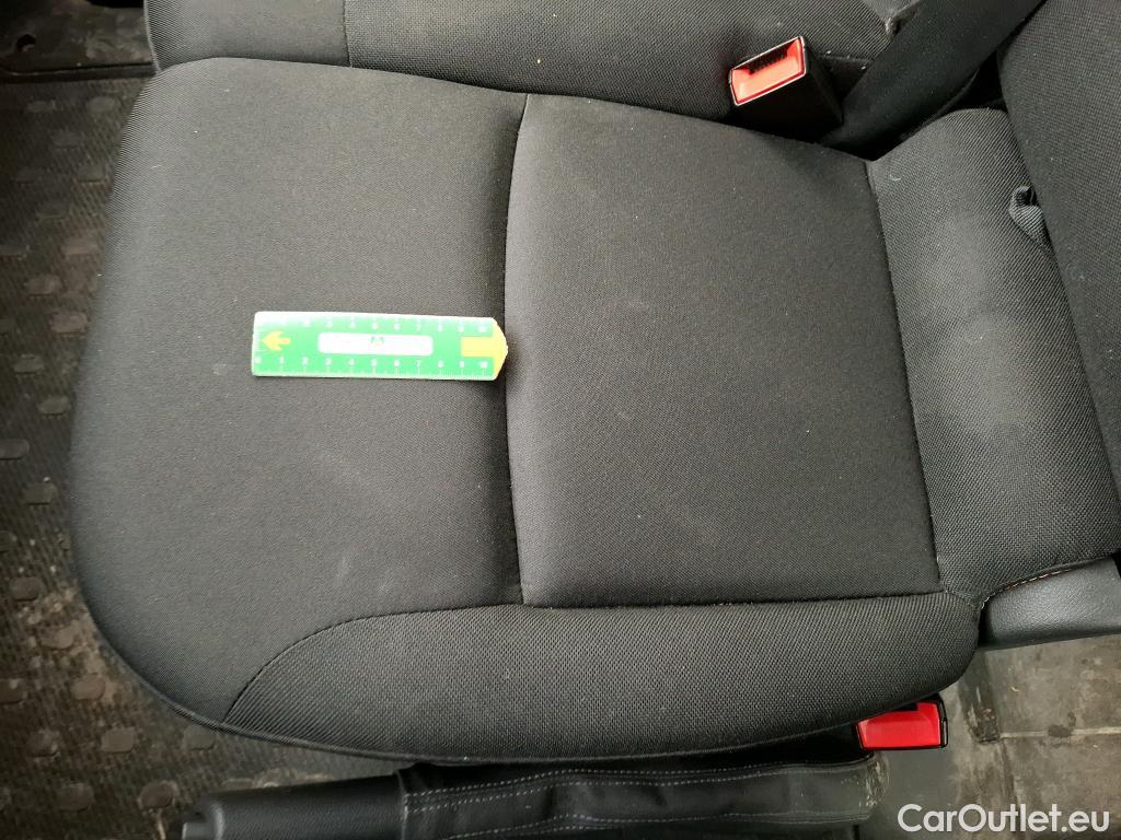  Renault  Trafic RENAULT  4p Combi Zen L1 dCi 115 #25