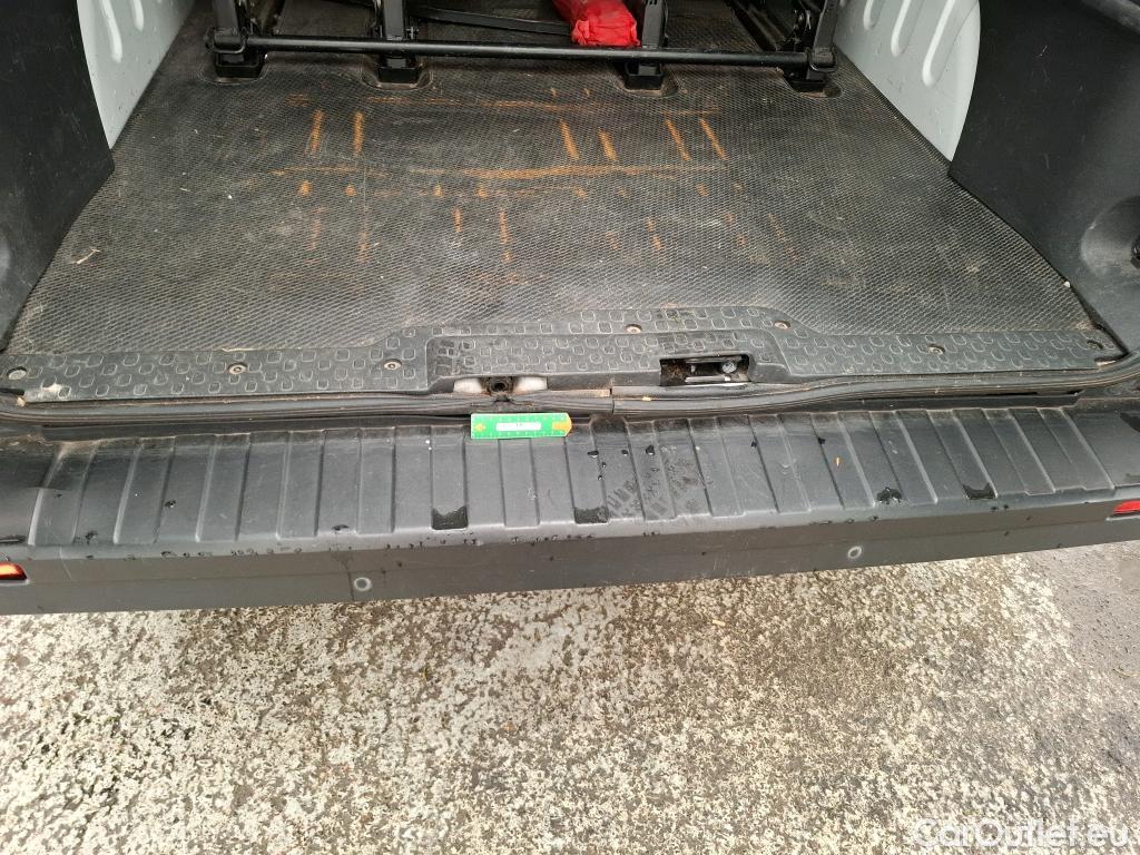  Renault  Trafic RENAULT  4p Combi Zen L1 dCi 115 #18