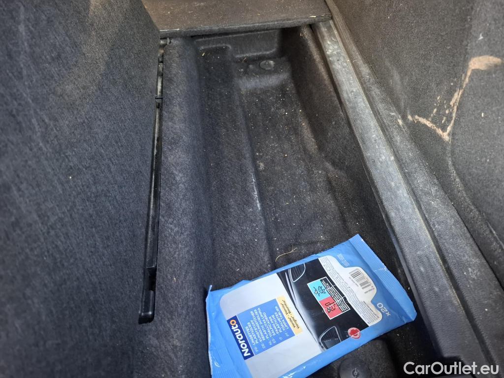  Renault  Megane RENAULT Mégane Berline / 2020 / 5P / Berline Business E-Tech hybride rech 160 -21N #7