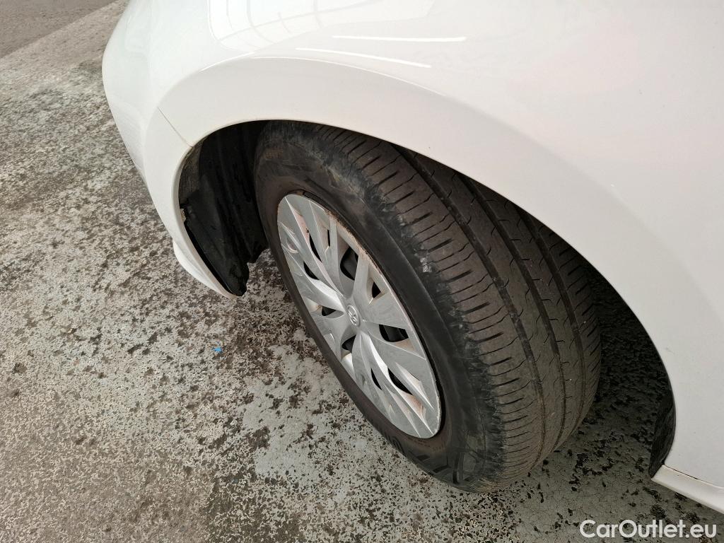  Toyota  Yaris TOYOTA  Hybride / 2019 / 5P / Berline Hybride 116h Dynamic Business Stage Acad #33