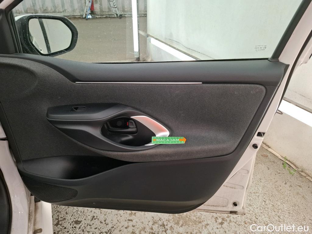  Toyota  Yaris TOYOTA  Hybride / 2019 / 5P / Berline Hybride 116h Dynamic Business Stage Acad #30