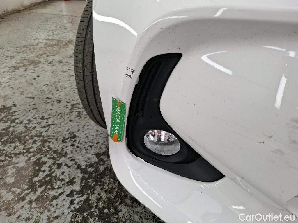  Toyota  Yaris TOYOTA  Hybride / 2019 / 5P / Berline Hybride 116h Dynamic Business Stage Acad #37