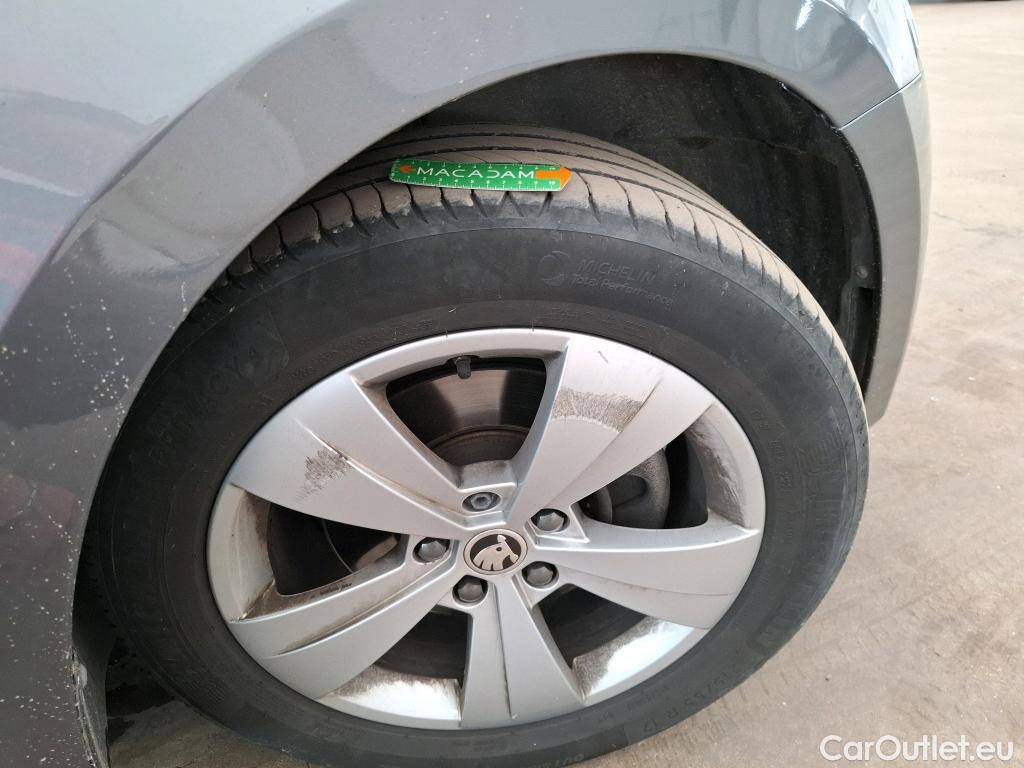  Skoda  Superb  Break Business 2.0 TDI 150CV BVA7 E6d #15