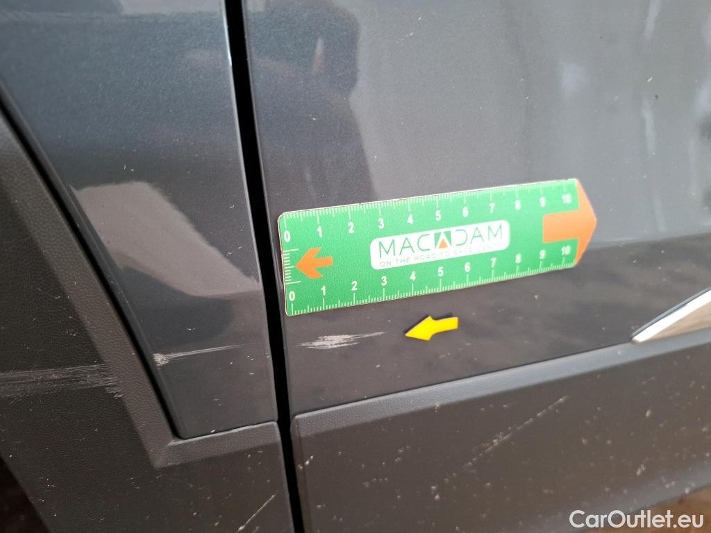  Volkswagen  Tiguan VOLKSWAGEN  / 2020 / 5P / SUV 2.0 TDI 150 DSG7 Life Business (Ex 205T) #18