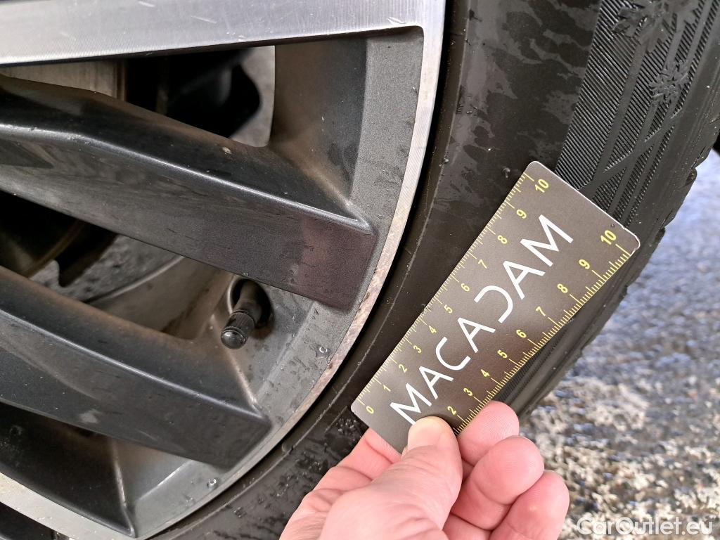  Volkswagen  Tiguan VOLKSWAGEN  Allspace / 2017 / 5P / SUV 1.5 TSI 150 EVO DSG7 Carat Exclusive #16